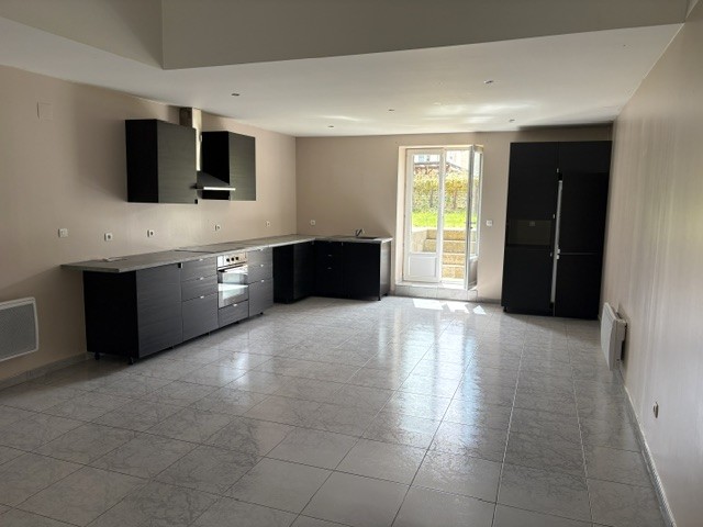 20 minutes Frontieres, maison avec jardin au calme