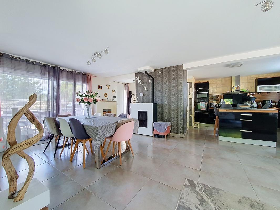 INZINZAC- LOCHRIST : Maison contemporaine de 2007 avec jardin, suite parentale et géothermie