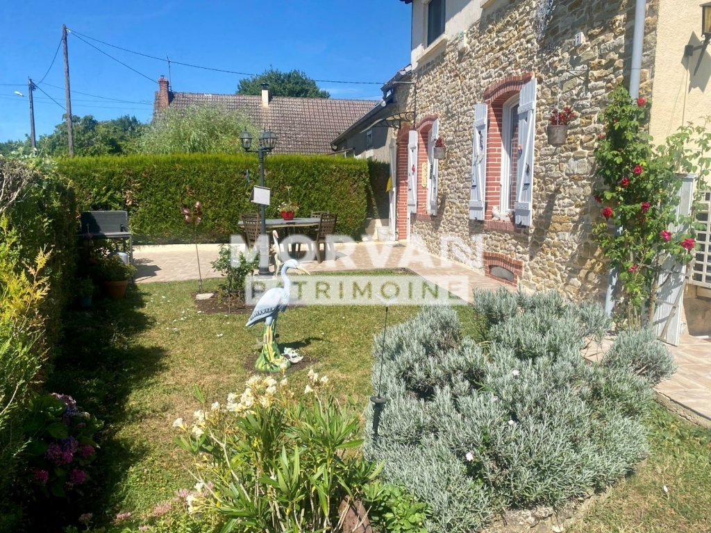 MAISON 116.62 m2 - SANS TRAVAUX - 3 CHAMBRES - JOLI TERRAIN ET VUE MAGNIFIQUE SUR BAZOIS ET MORVAN- 149000 €