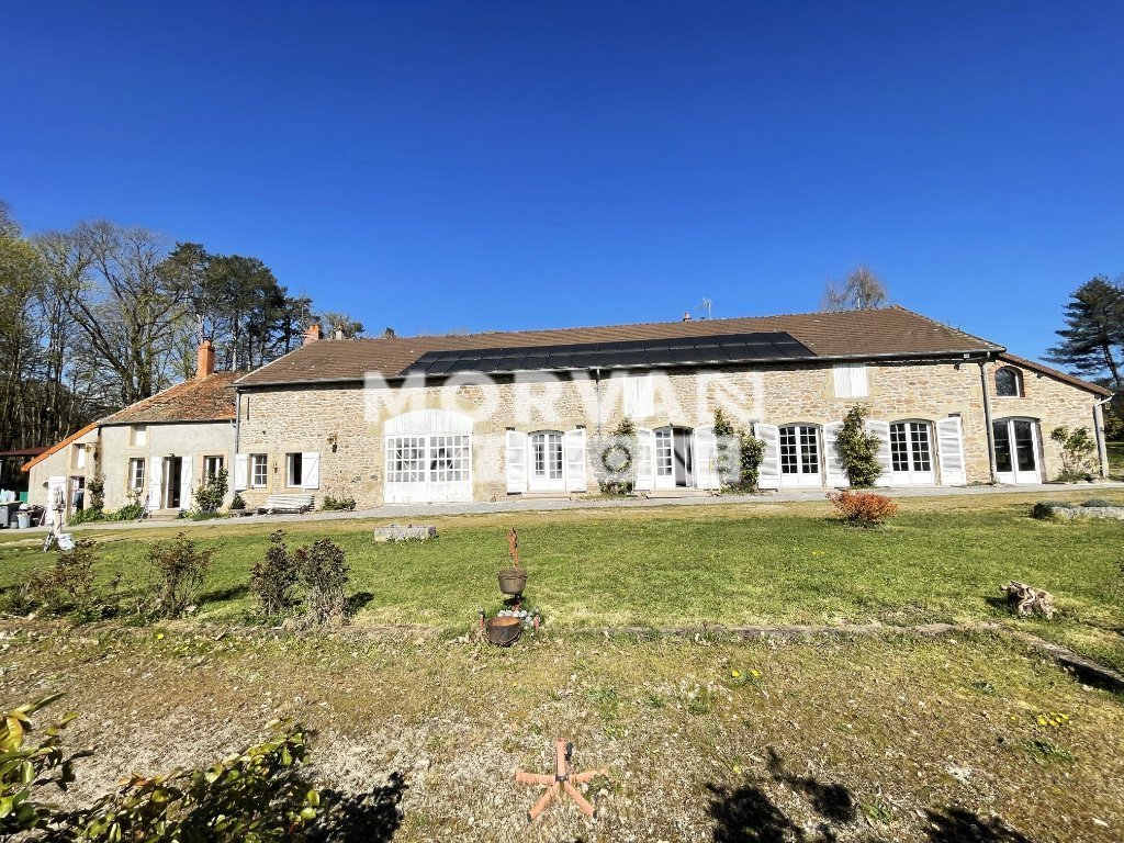 À SAISIR – Aux portes d'Autun – Longère de caractère de 241m²