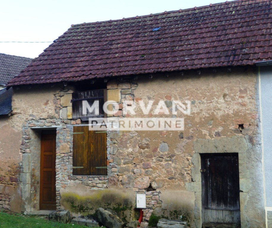 COEUR NIVERNAIS - MAISON A FINIR DE RENOVER - JARDIN VUE MORVAN - 20 000 €