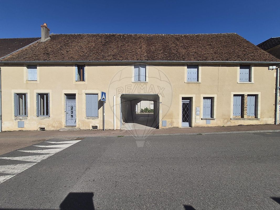 Immeuble 7 chambre(s) à vendre