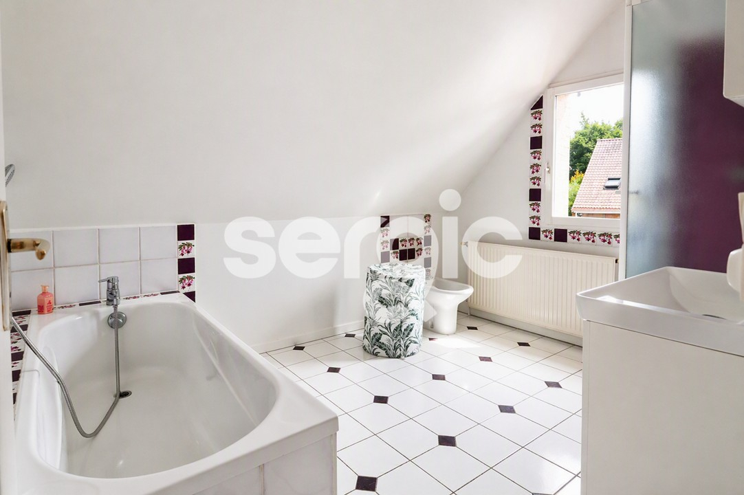 Maison individuelle de 105m² avec jardin et garage double - Lys-lez-Lannoy