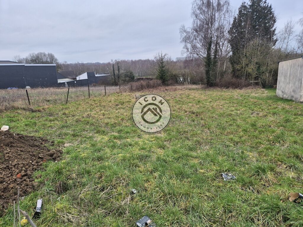 Terrain à bâtir destiné à la construction d'une maison individue