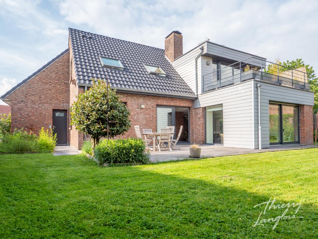 VILLA INDIVIDUELLE EN SEMI PLAIN PIED