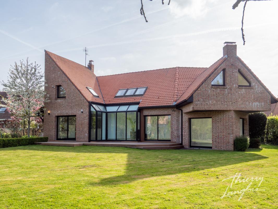 MAISON D'ARCHITECTE AU COEUR DE SAINGHIN EN MÉLANTOIS