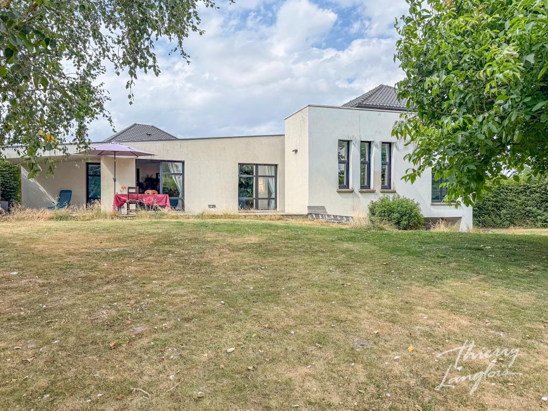MAISON D'ARCHITECTE SUR 1600M2 ÉLÉGANCE ET SÉRÉNITÉ AUX PO