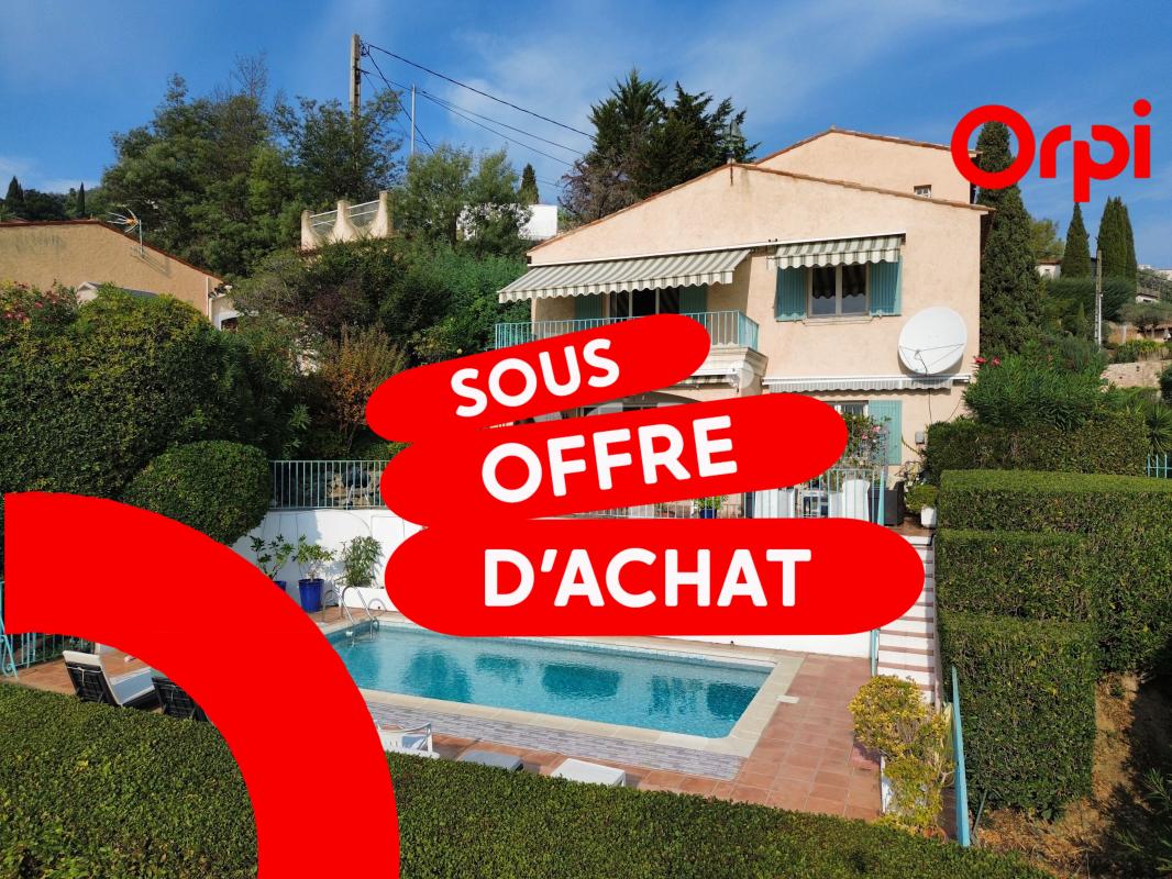 SUR LES COLLINES DE MANDELIEU, JOLIE VILLA VUE MER AVEC PISCINE