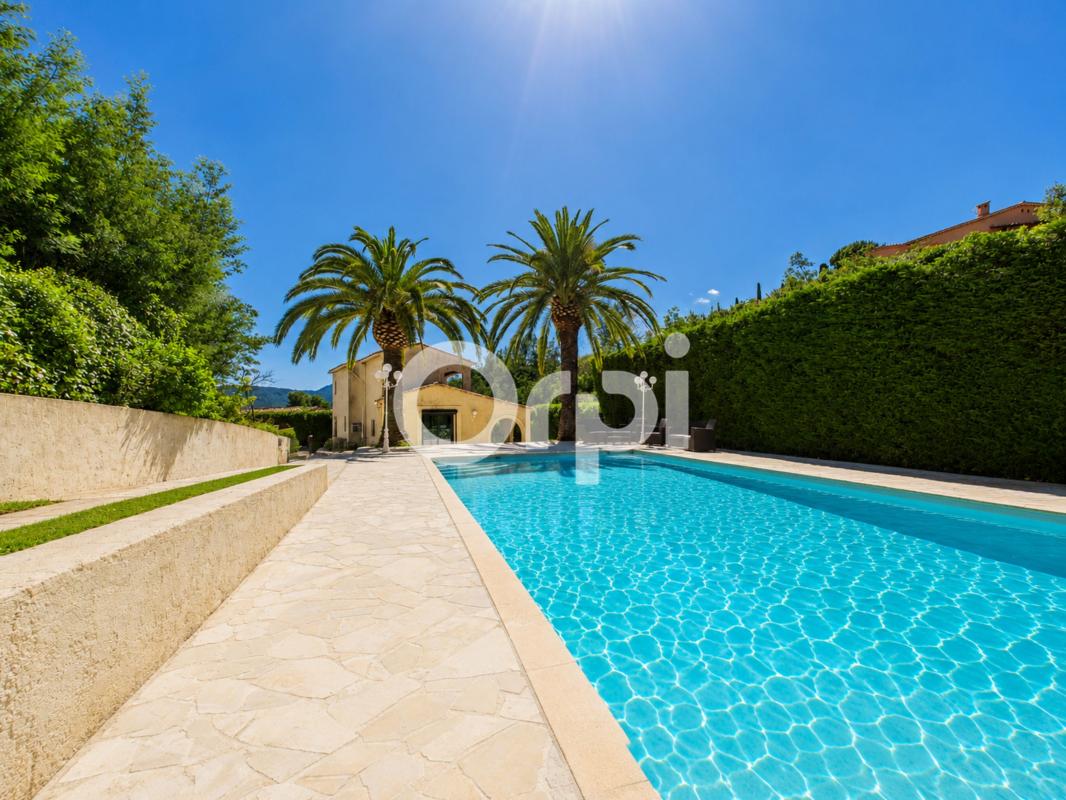 AU CALME - PROCHE COMMERCES - PISCINE - TERRASSES - STATIONNEMENTS ABRITÉS