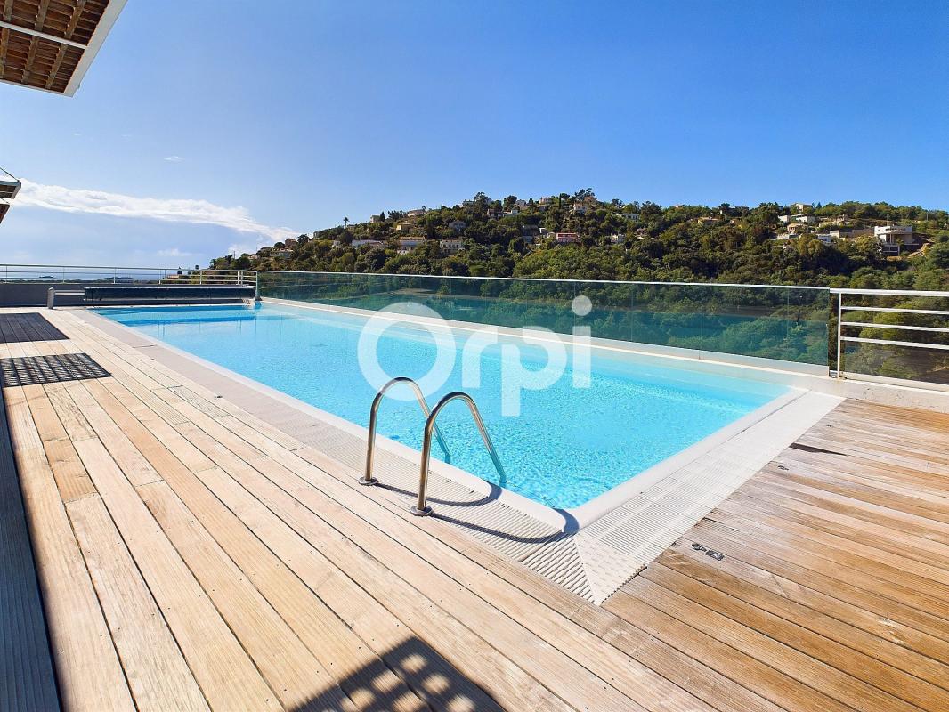 RÉSIDENCE DE STANDING - PISCINE - SALLE DE SPORT - TENNIS - APERÇU MER