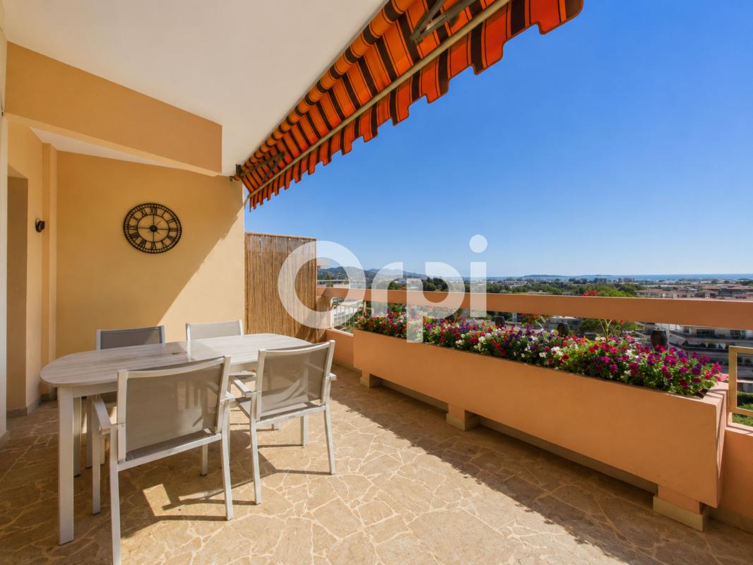 VUE MER - DERNIER ÉTAGE - GRANDE TERRASSE - GARAGE ET CAVE