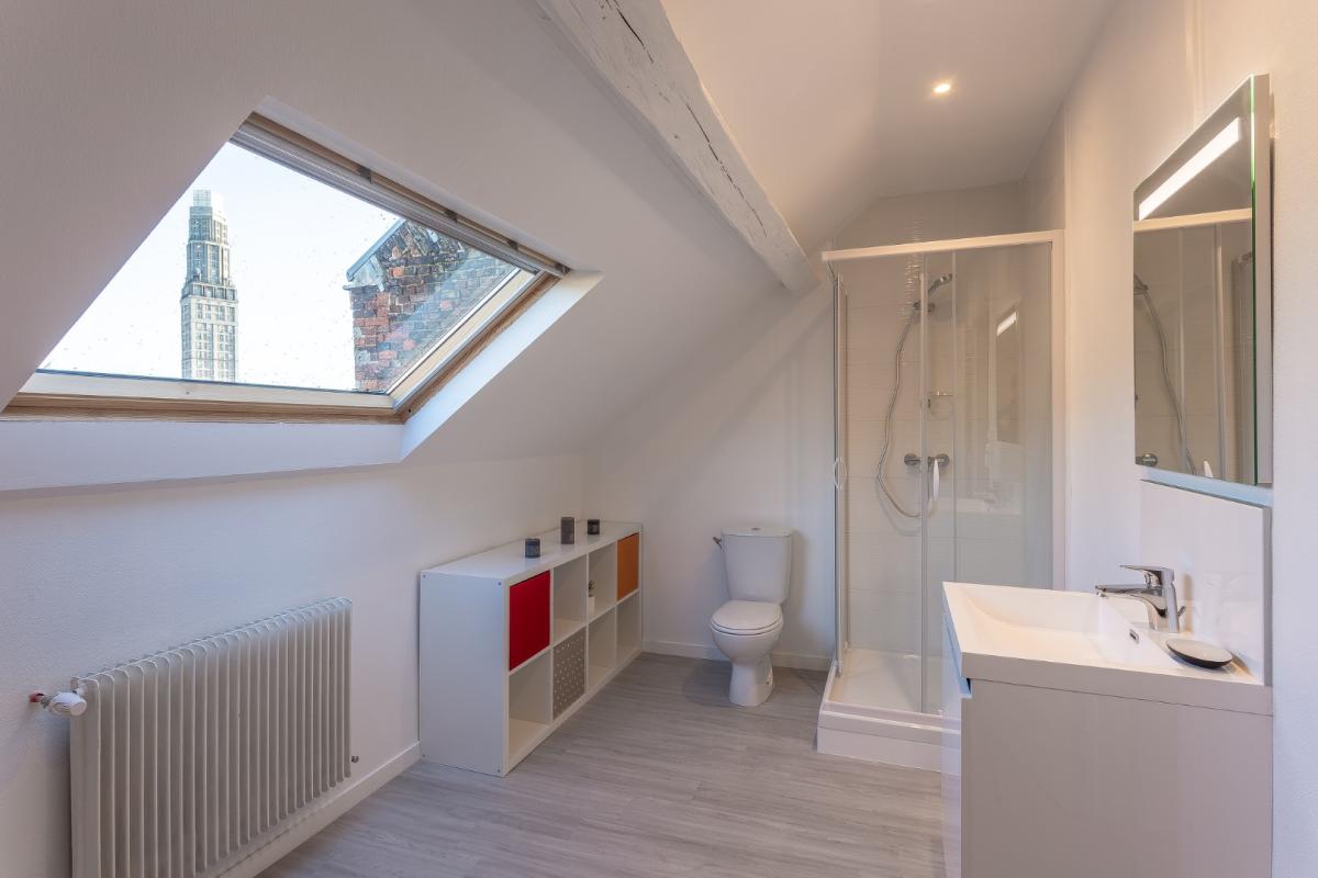 Secteur gare / hypercentre: chambre meublée idéale pour étudiant ou jeune actif! - Photo 2