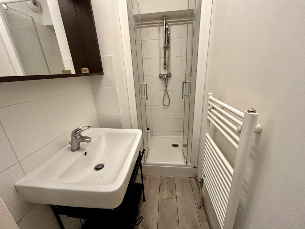 Belle chambre étudiante meublée avec services en hypercentre - Photo 5
