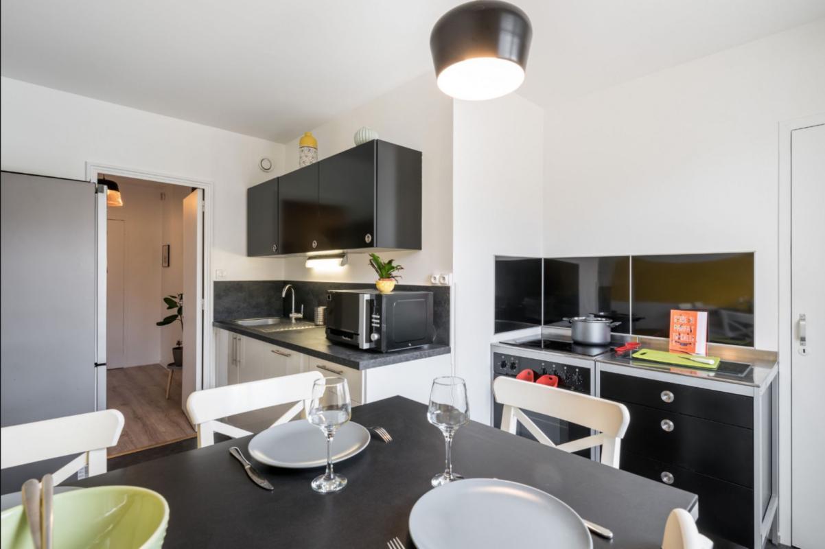 Chambre meublée dans Colocation Lyon 7 - Photo 2