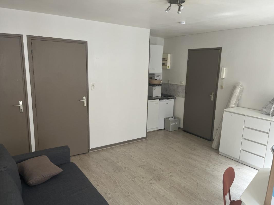 Appartement à louer, 1 pièces, 22 m², Angouleme