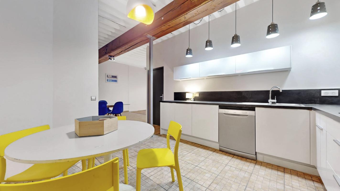 Chambre n°2 meublée avec salle d'eau privative -Presqu'île entre Bellecour et Perrache - Photo 3