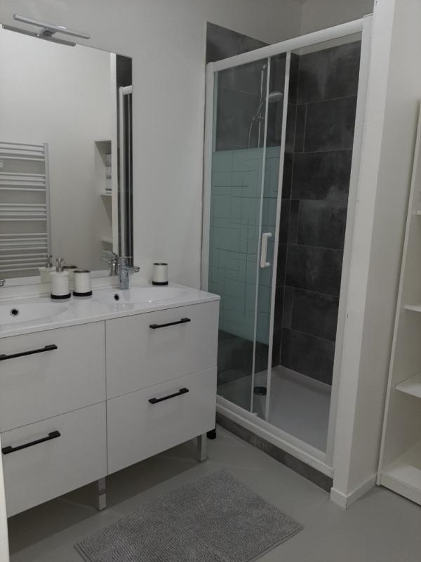 Chambre n°3 meublée - Secteur Lyon 7 (Proximité arrêt métro D garibaldi) - Photo 4