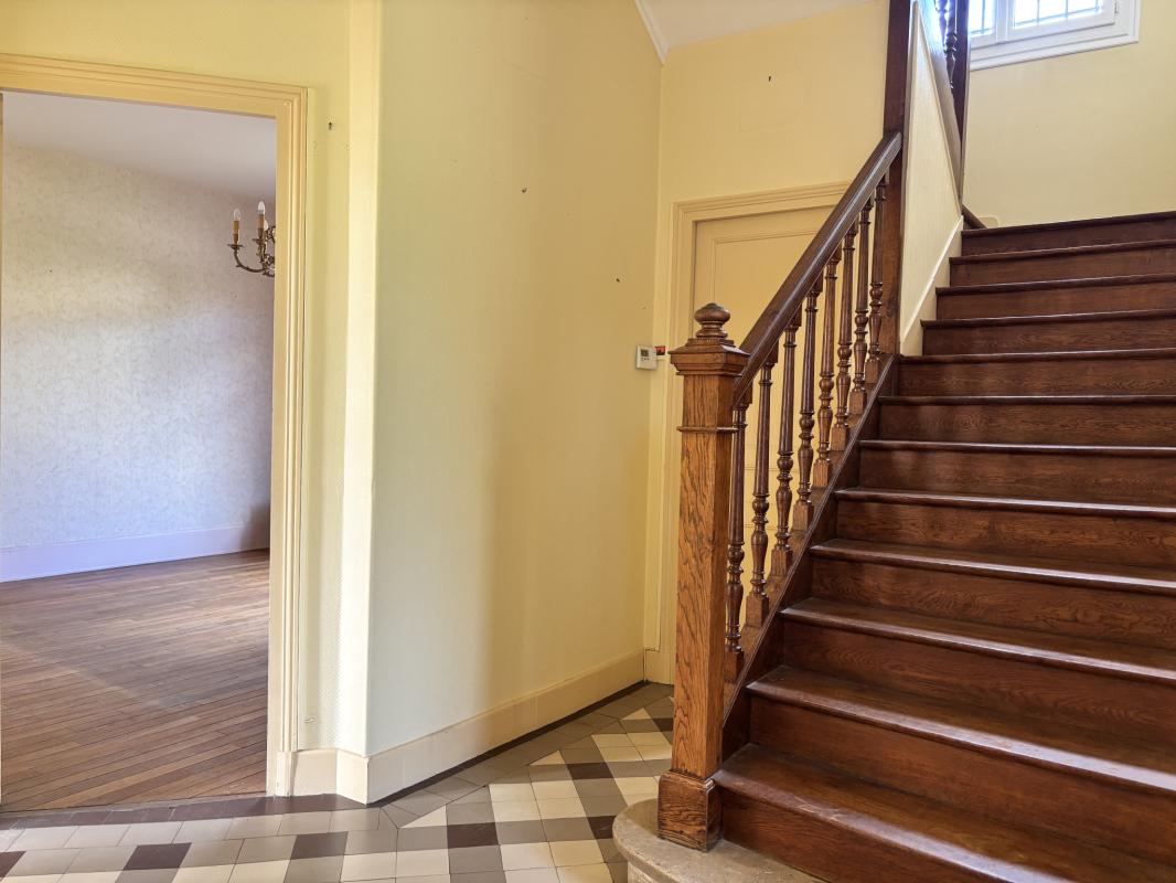 Maison Compiegne 9 pièce(s) 203 m2