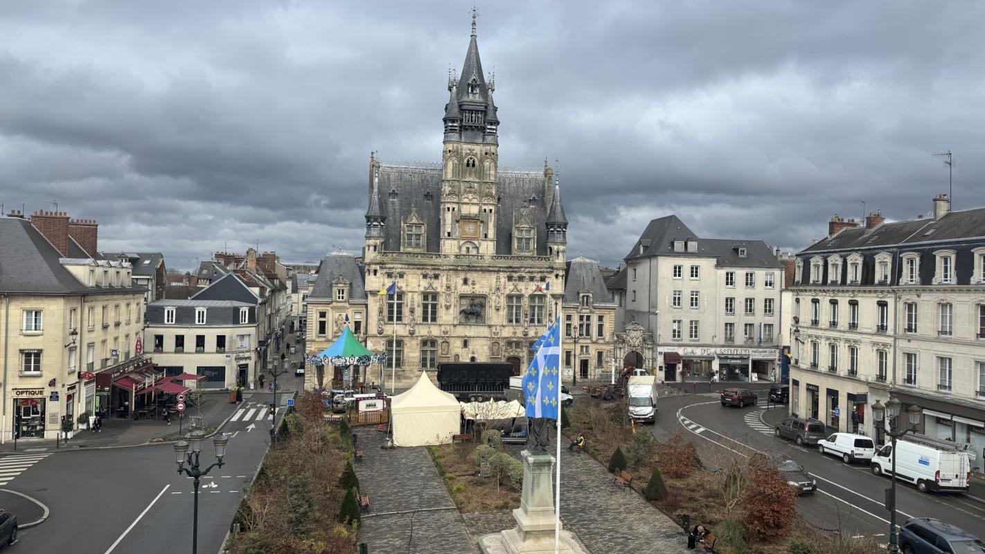 HYPERCENTRE COMPIÈGNE T3