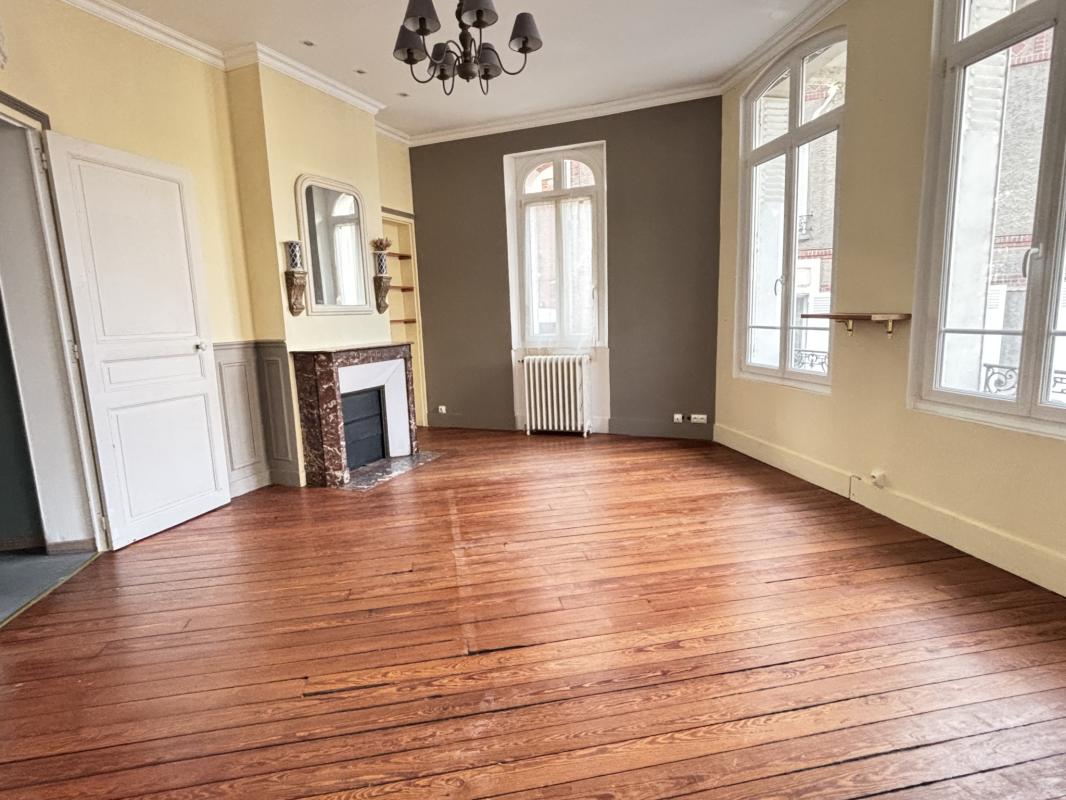 APPARTEMENT CENTRE VILLE COMPIEGNE 6 pièce(s) 153 m2