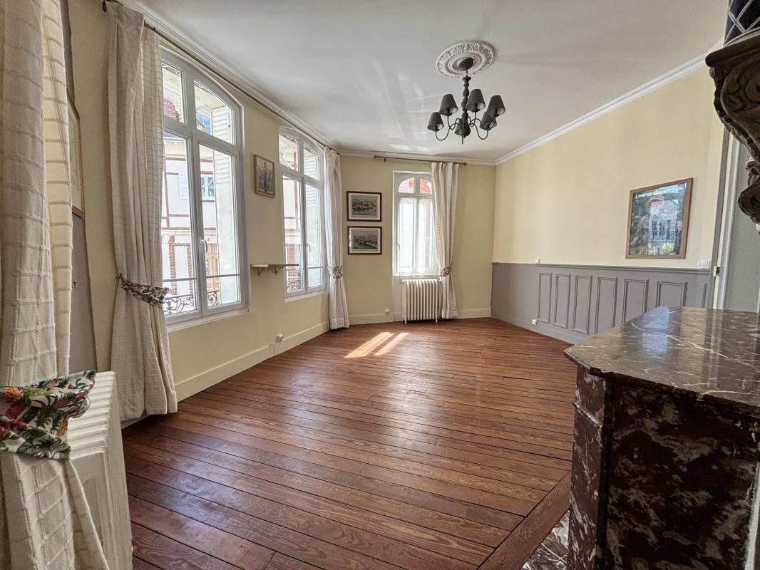APPARTEMENT CENTRE VILLE COMPIEGNE 6 pièce(s) 153 m2 - Miniature 5