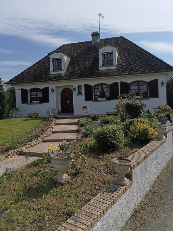 SALENCY PROCHE DE NOYON MAISON 6 PIECES120 m2