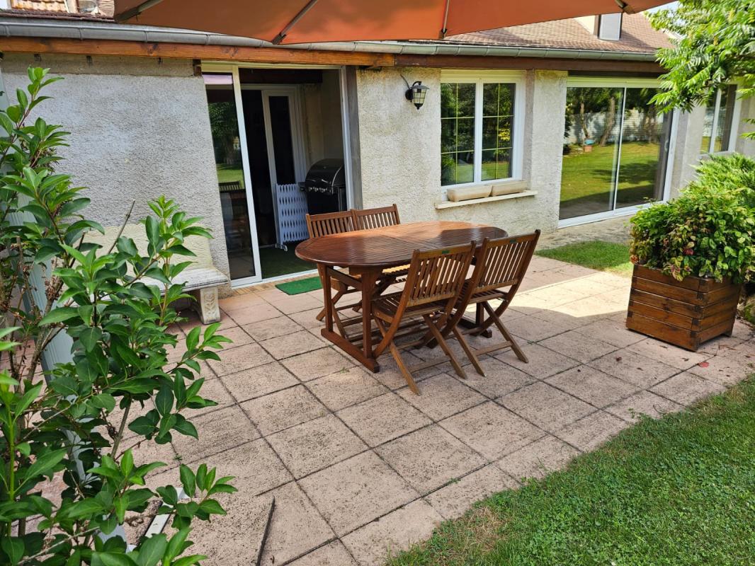 LONGUEIL SAINTE MARIE Maison atypique de 220 m2 - Miniature 3