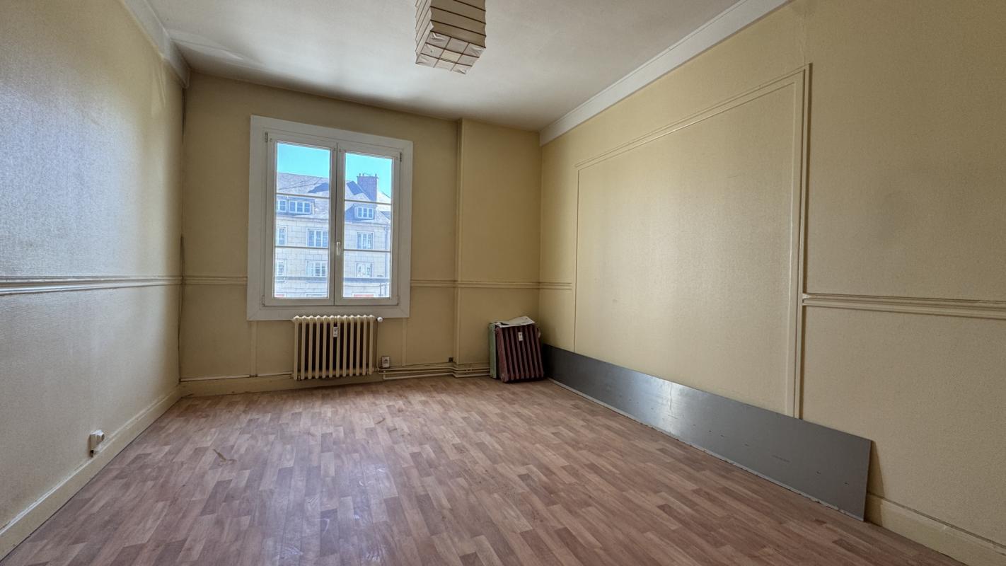COMPIEGNE APPARTEMENT A RENOVER QUARTIER PROCHE GARE - Miniature 3