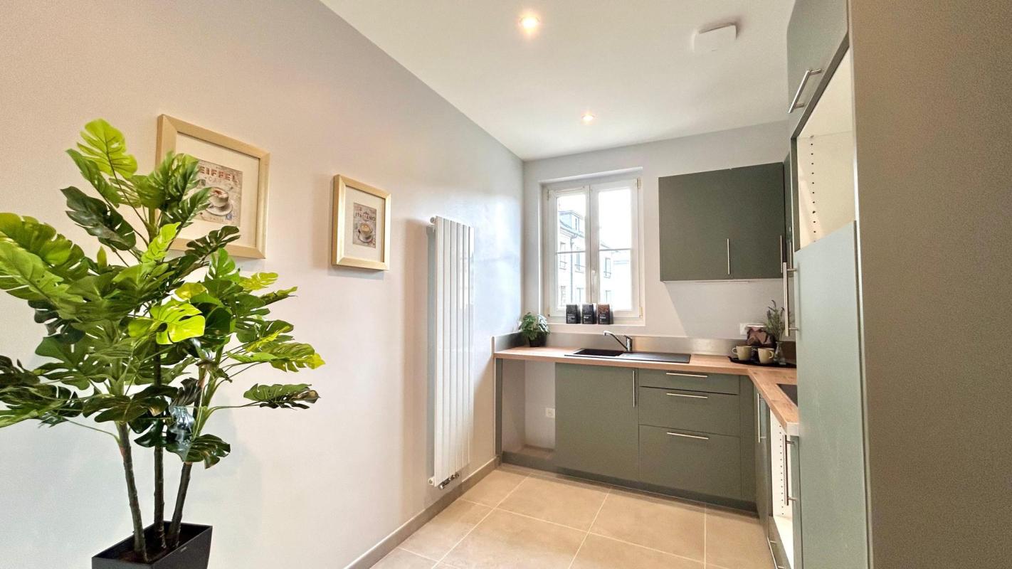 COMPIEGNE APPARTEMENT ENTIEREMENT RENOVE QUARTIER PROCHE GAR - Miniature 3