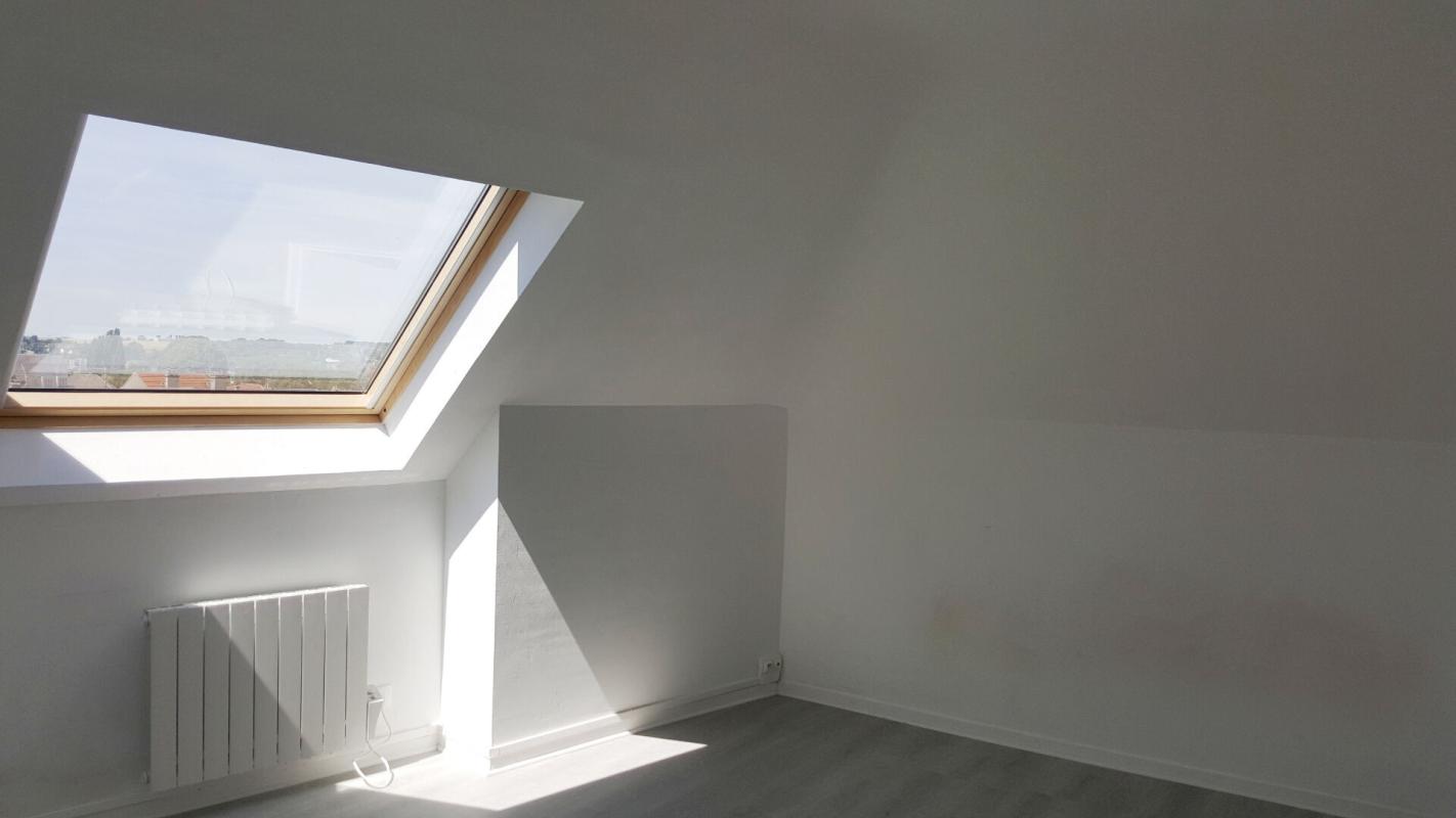 Appartement Compiegne 1 pièce(s) 16.33 m2 - Miniature 2