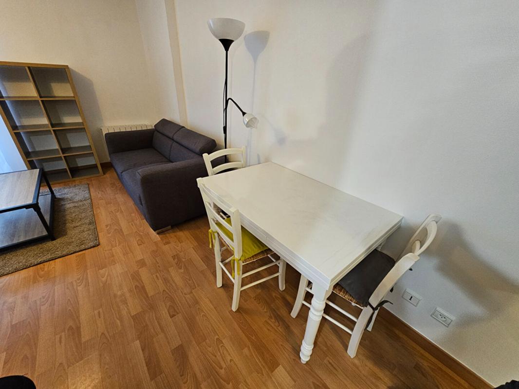 Appartement Compiegne 1 pièce(s) 28,4 m2 - Miniature 3