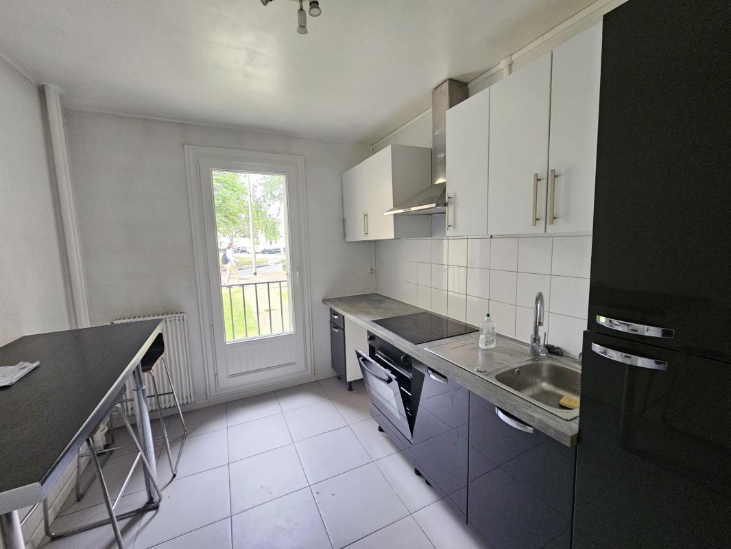 Appartement COLOCATION MEUBLÉE Compiegne 4 pièce(s) 83 m2 - Miniature 2