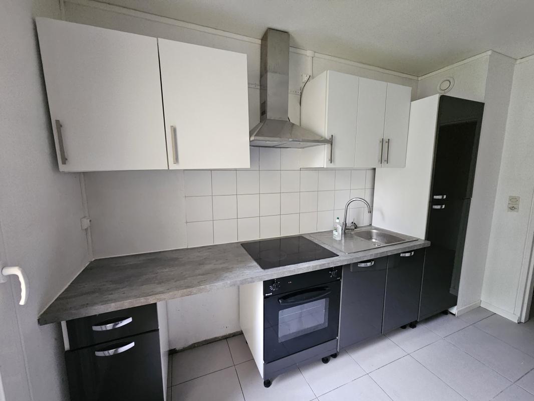 Appartement COLOCATION MEUBLÉE Compiegne 4 pièce(s) 83 m2 - Miniature 3