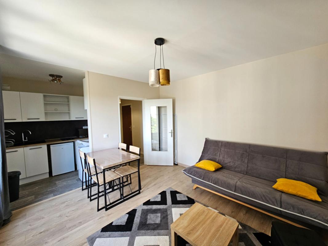Appartement Compiegne 1 pièce(s) 24.47 m2 - Photo 1