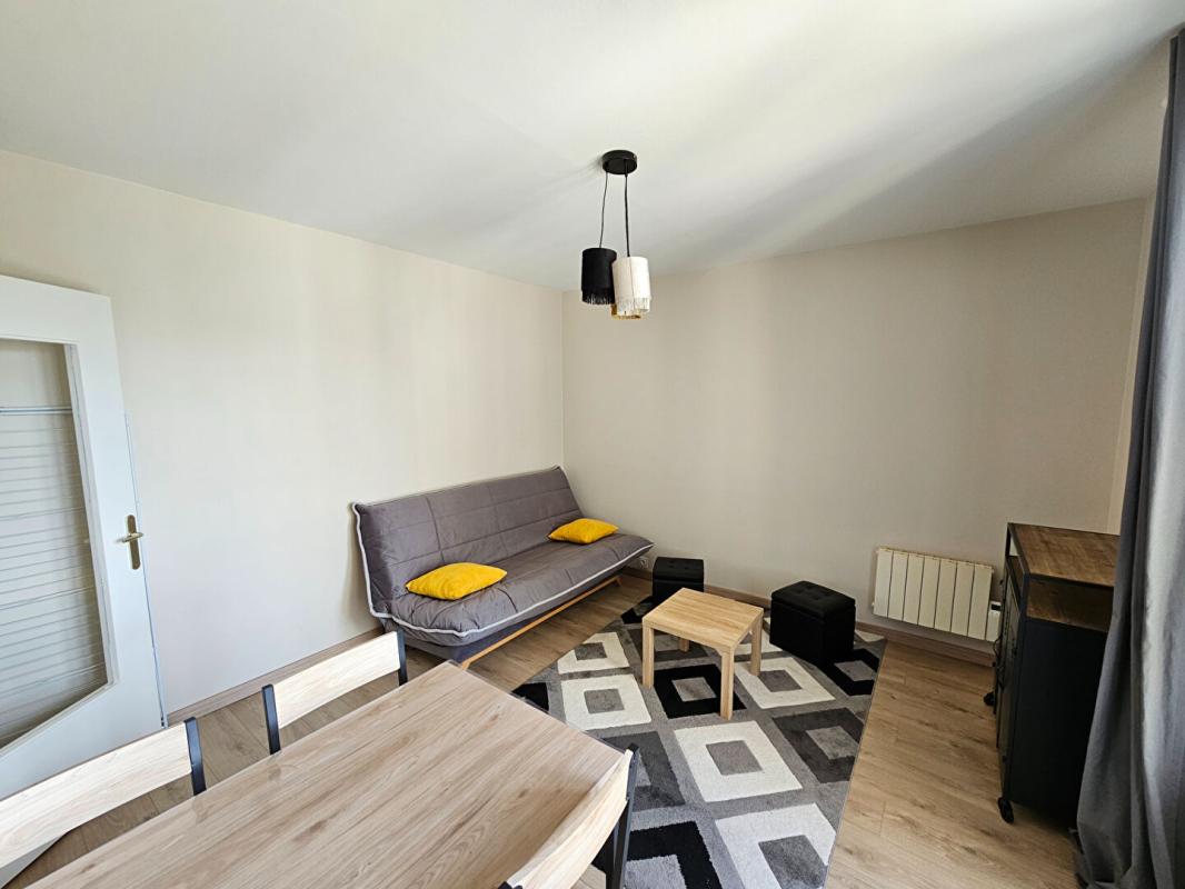 Appartement Compiegne 1 pièce(s) 24.47 m2 - Miniature 3