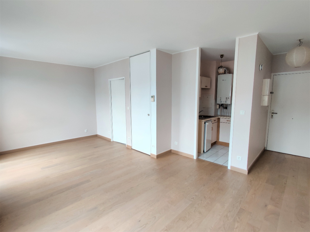 Appartement Compiegne 1 pièce(s) 30.13 m2 - Miniature 2