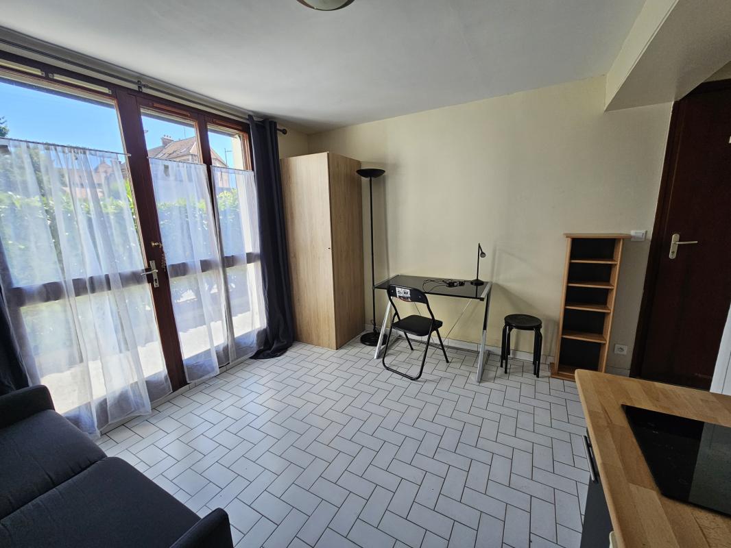 STUDIO COMPIÈGNE 16,11 m2 PROCHE UTC - Miniature 2