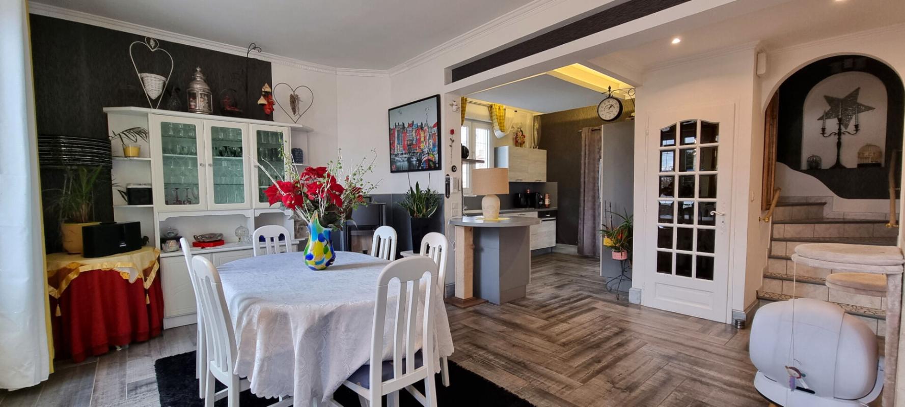 Maison avec appartement à deux pas de la gare