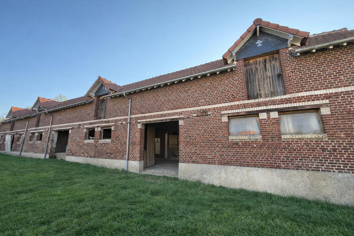 DU POTENTIEL POUR CETTE GRANGE