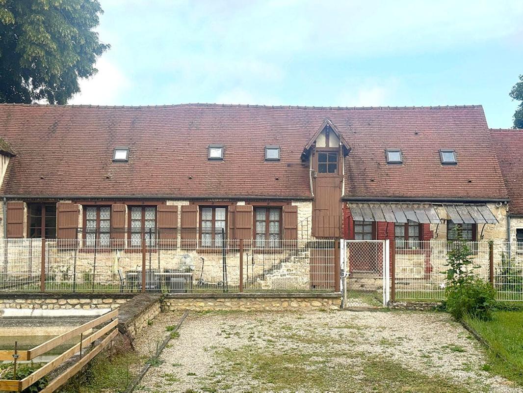 MAISON + APPARTEMENT A COMPIEGNE