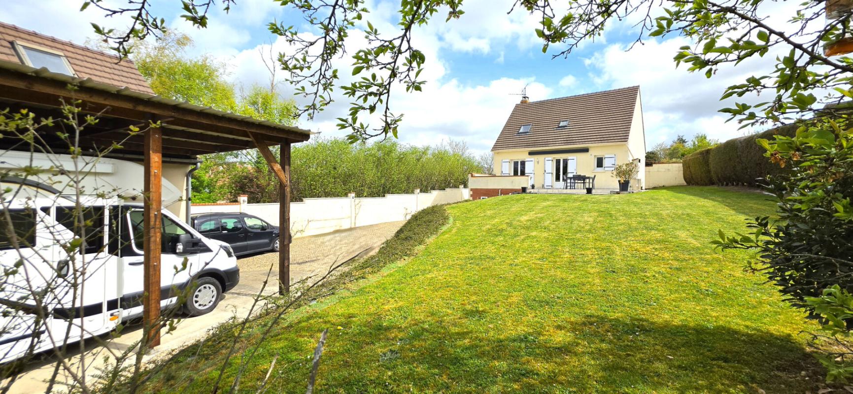 MAISON SUR SOUS SOL TOTAL - 4 CHAMBRES