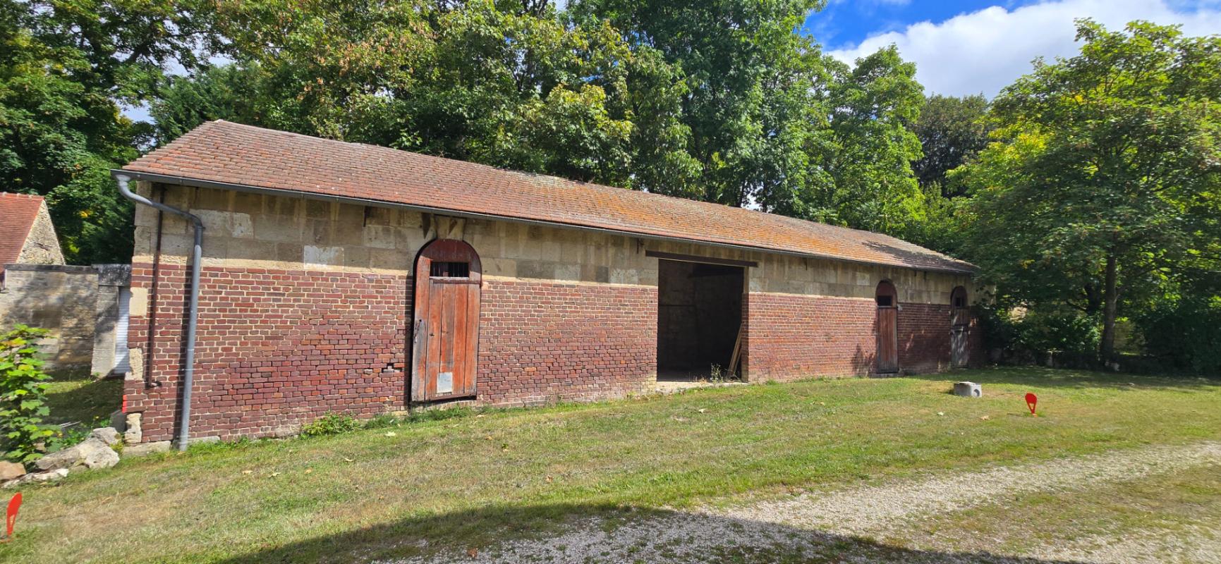 COMPIEGNE - GRANGE DE 90M²