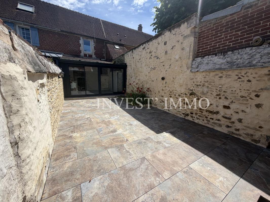 Charmante maison de village avec véranda et grange
