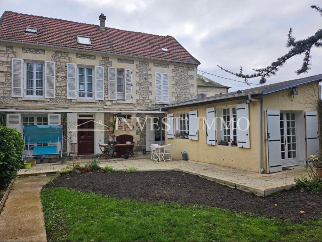 Authentique maison en pierres de 170 m² avec jardin – Liancourt