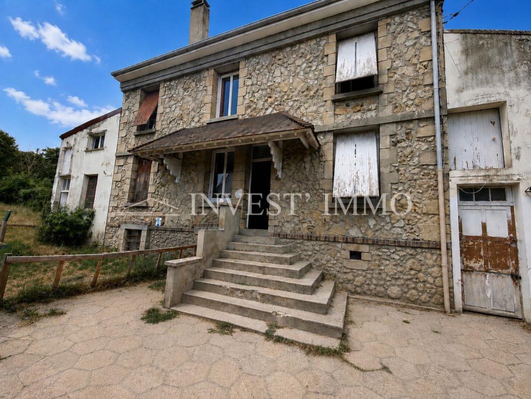 Maison familiale avec dépendances et grand terrain – Rieux