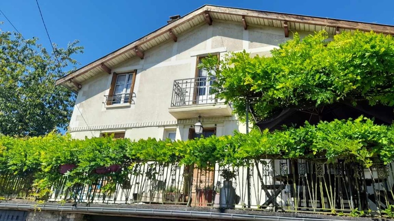 MAISON DE CARACTÈRE DANS UN CADRE UNIQUE