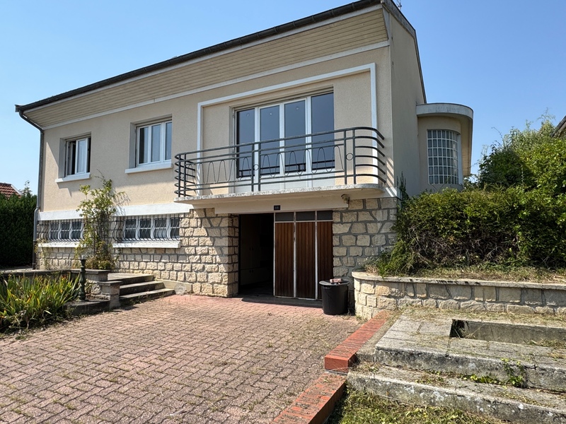 REMARQUABLE MAISON, 4 CHAMBRES & GRAND JARDIN CLOS