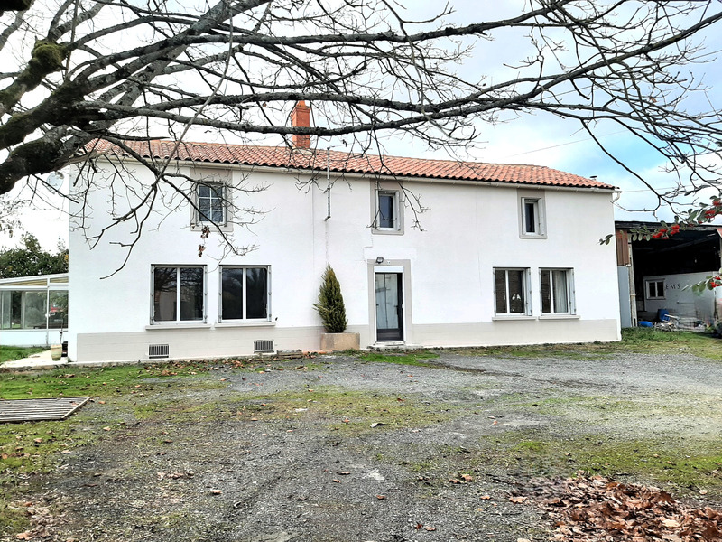 Maison 195 m² avec Piscine et Dépendances – Pouillé (Proche commerces & écoles)