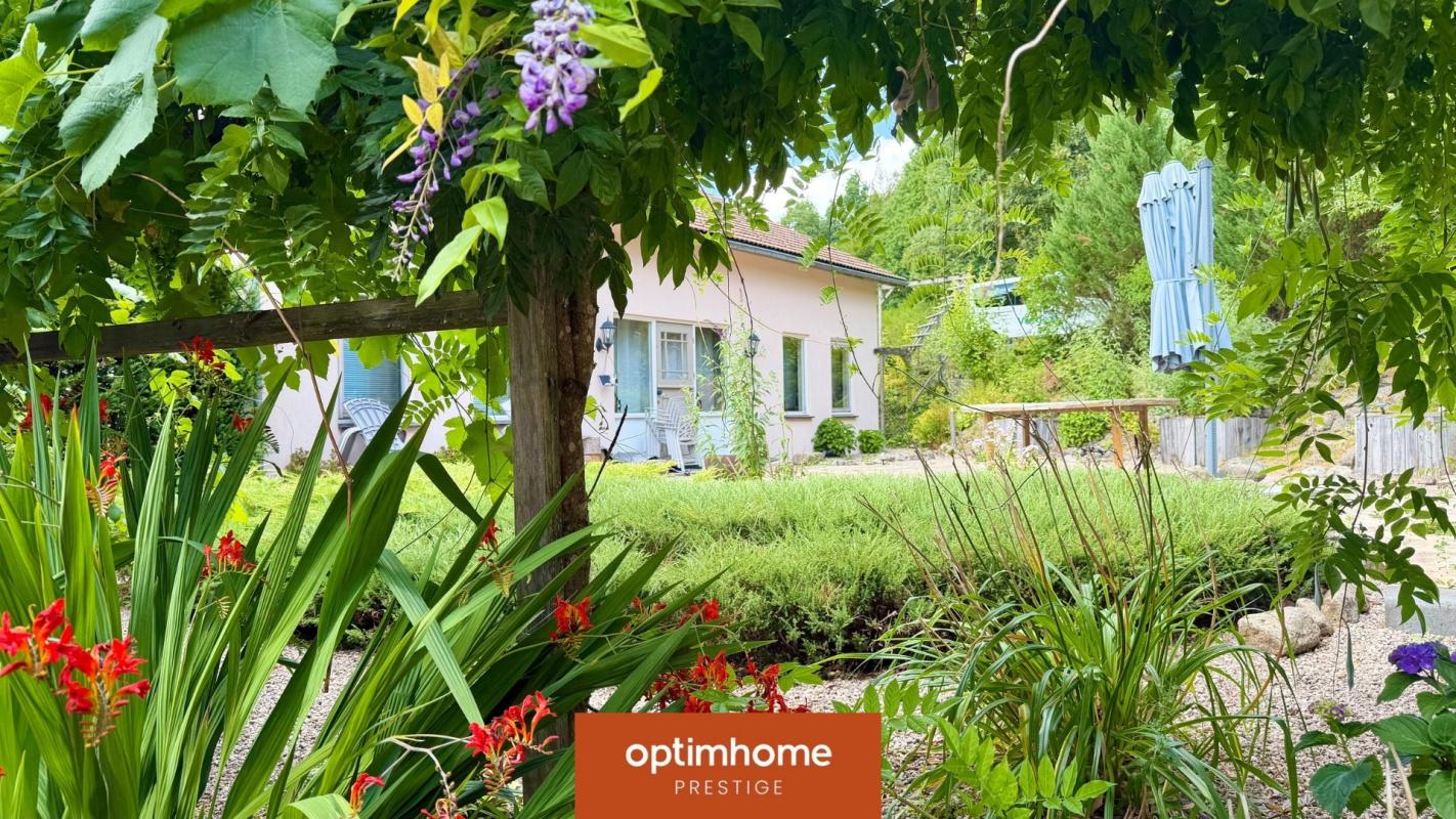 Domaine – 268 m² – 6 chambres et 6 salles de bain – Terrain 8 730 m² – Proche Gérardmer – Champdray