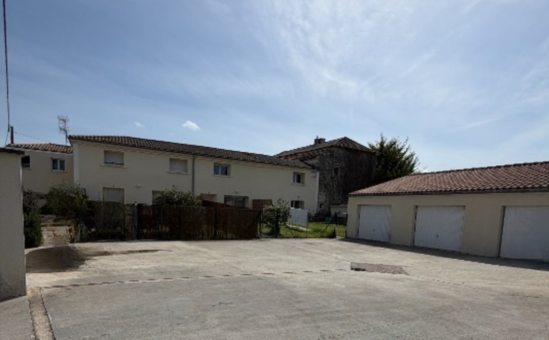 La Couronne. Ensemble de 4 maisons indépendantes louées